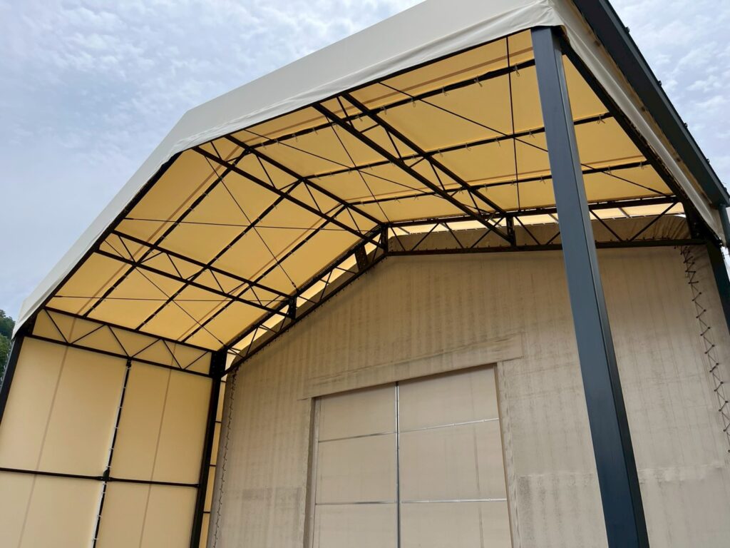 テント倉庫の施工事例の写真