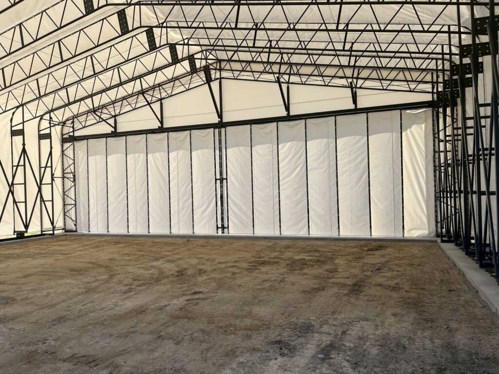 テント倉庫の施工事例の写真