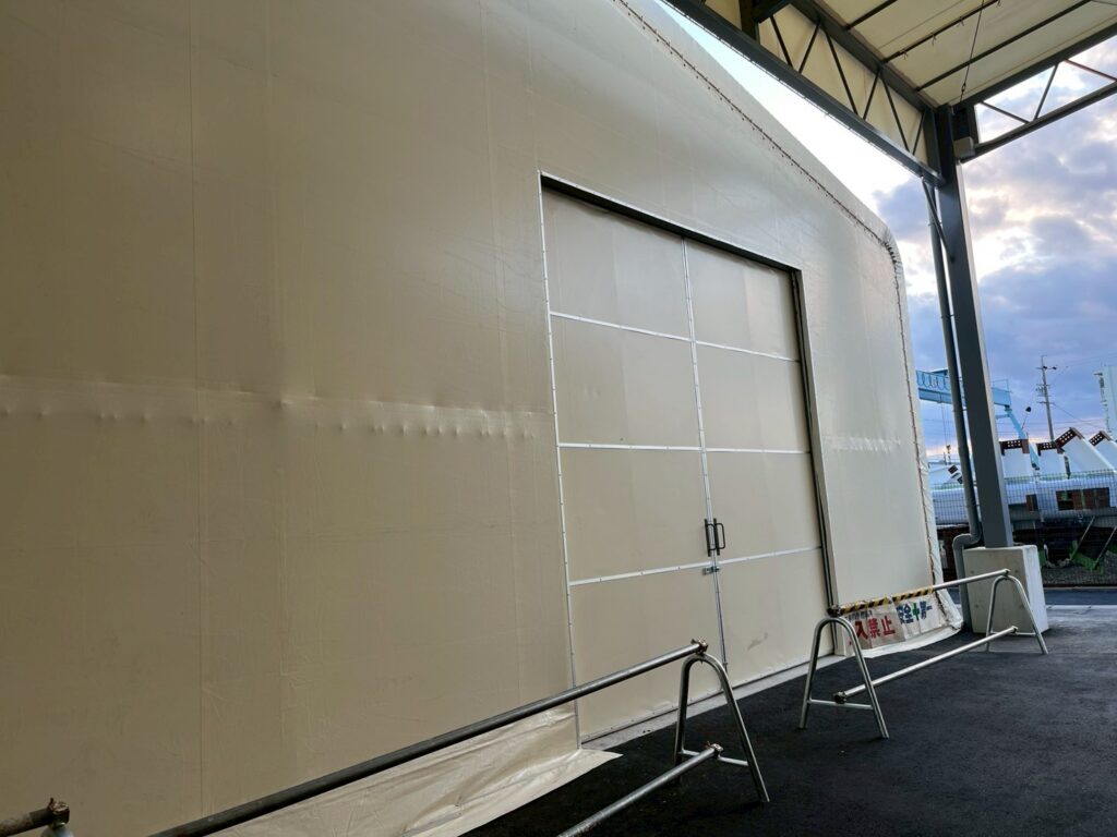 テント倉庫の施工事例の写真