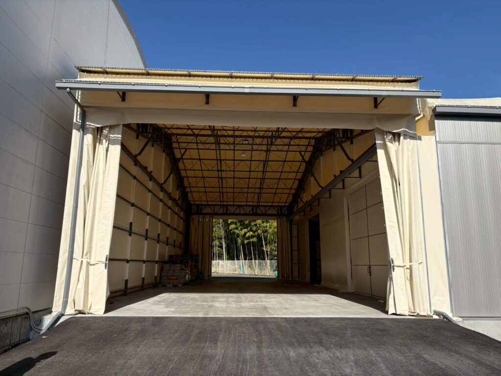テント倉庫の施工事例の写真