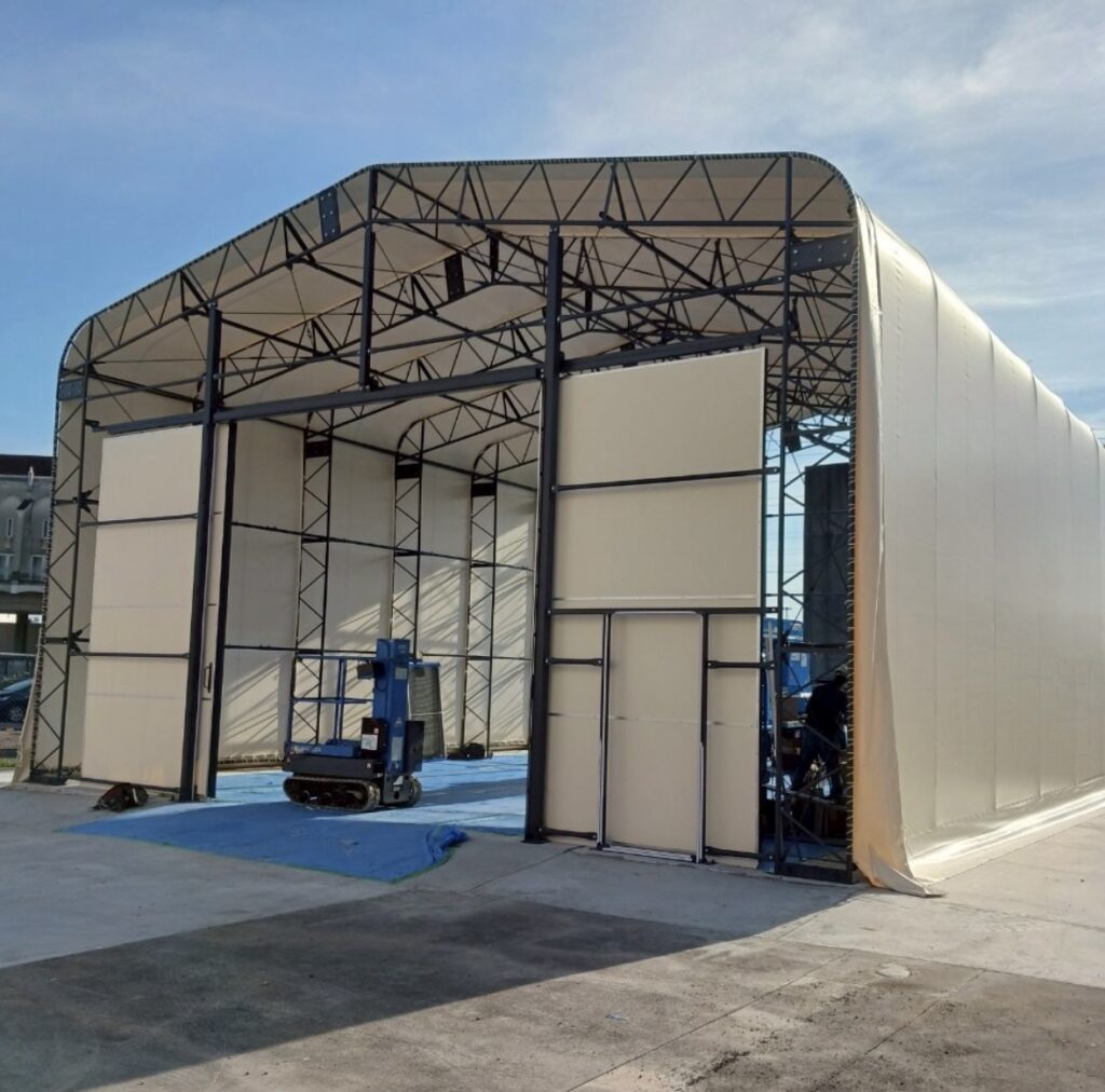 テント倉庫の施工事例の写真