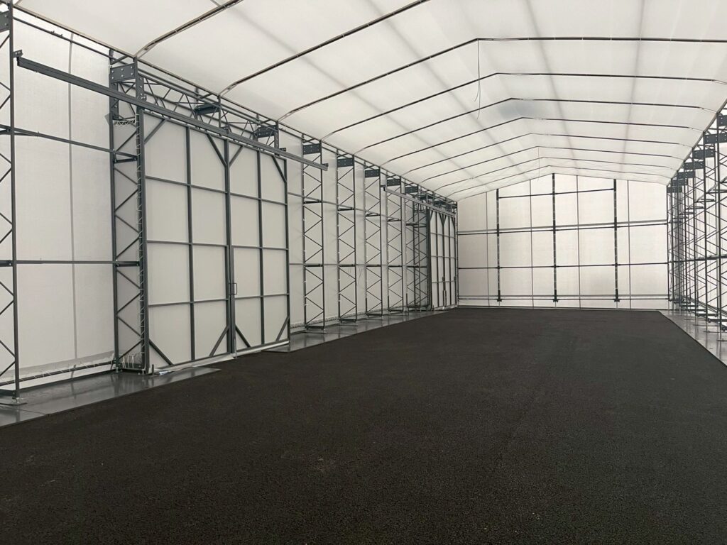 テント倉庫の施工事例の写真