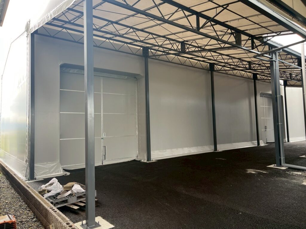 テント倉庫の施工事例の写真